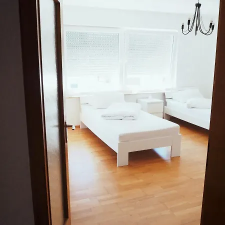 Neumarkt 招待所 *